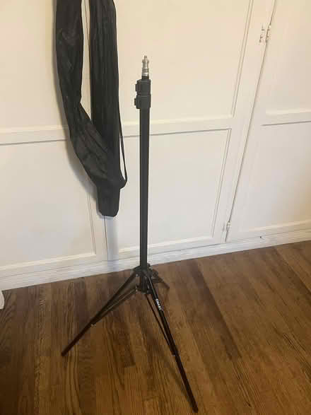 Photo of free 2 light stands for photography (Hawthorne) #1