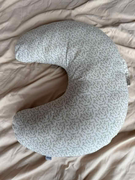 Photo of free Breastfeeding pillow (W12) #1