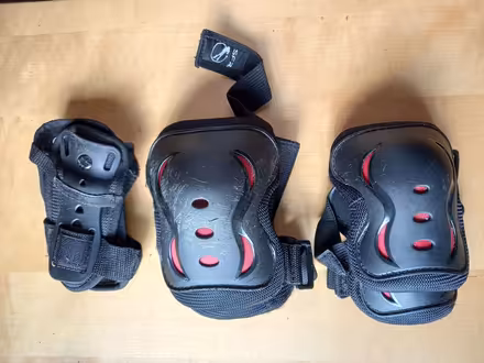Photo of free Skater's set of protective pads. (Hughenden Valley HP13) #2