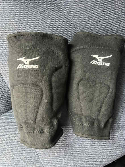 Photo of free Knee pads for skate boarding-size M (Hawthorne) #1