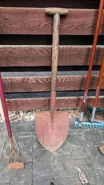 Photo of free Pointed shovel (Aldwick PO21) #1