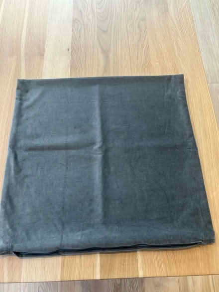 Photo of free Green cushion cover (Teddington TW11) #1