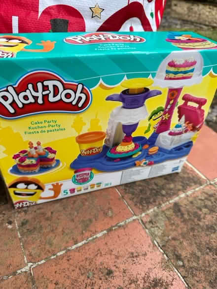 Photo of free Play-Doh ice-cream kit + extras (Potters Bar EN6) #1