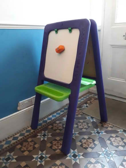 Photo of free Children's easel (Clapham North SW9) #2
