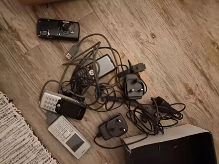 Photo of free Box of Sony Ericsson phones and chargers (Woodhouse Eaves LE12) #1