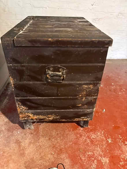 Photo of free Vintage Large Chest on Casters (Chorlton M21) #4