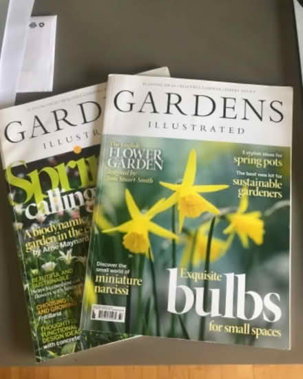 Photo of free "gardens" magazines (rogers park) #1