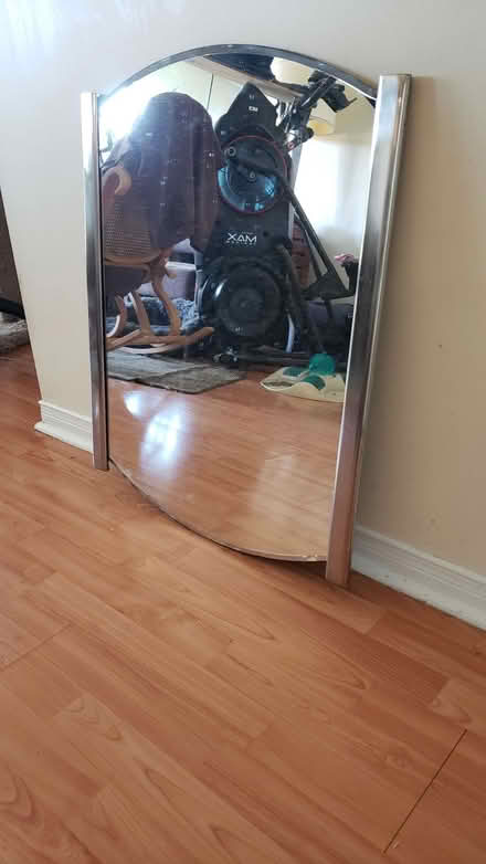 Photo of free Mirror (10/eg) #1