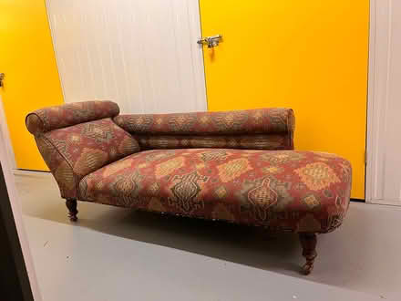 Photo of free Large Victorian Chaise Longue (KT3 Shannon Corner A3) #2