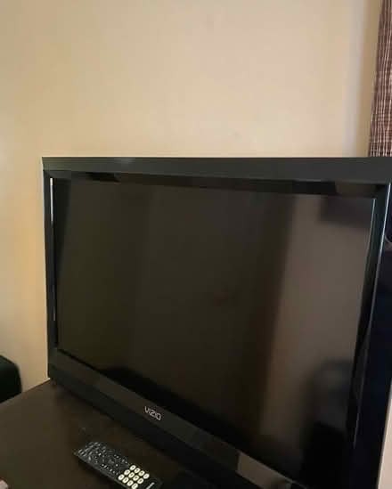 Photo of free Vizio television (Somerset, NJ, off DeMott Lane) #1