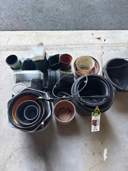 Photo of free Assorted pots (1 block from Dominion HS) #1
