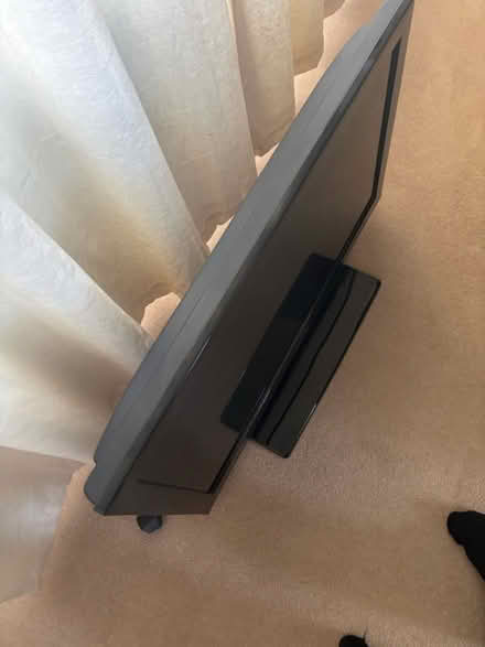 Photo of free 32 inch Samsung TV no Freeview (LS17 moortown) #2