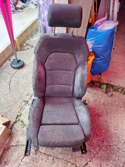 Photo of free Car seat (Dunstable LU5) #1