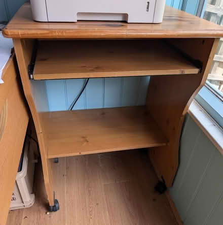 Photo of free Computer desk (Batford AL5) #1