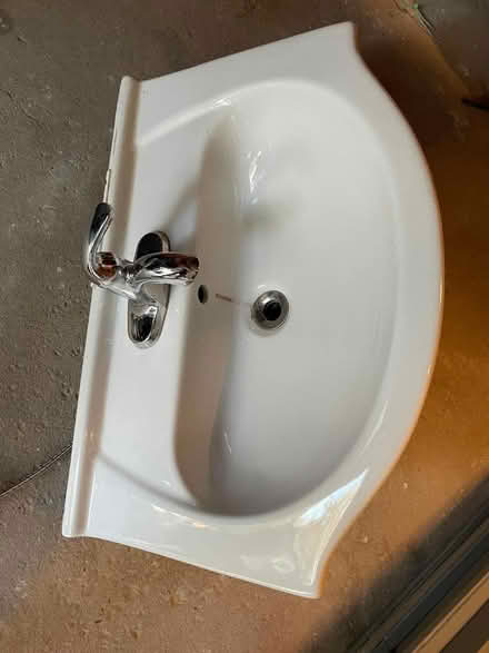 Photo of free Sink and faucet (Thornhill) #1