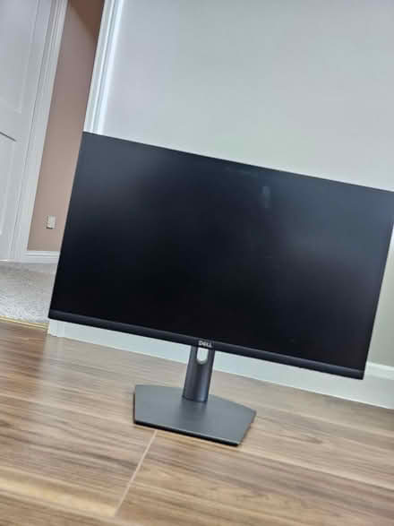 Photo of free Dell Monitor (Hackney wick E9) #1