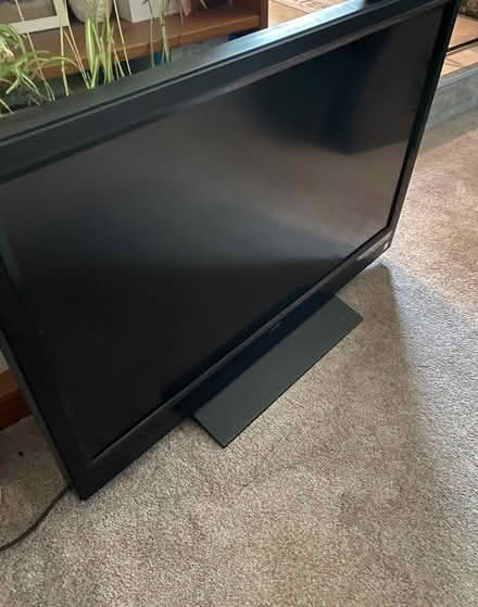 Photo of free Large television (Somerset, NJ, off DeMott Lane) #1