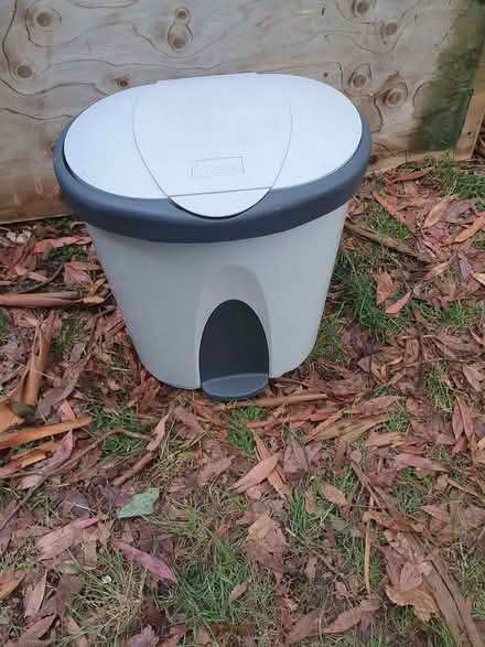 Photo of free Pedal Bin 13" x 12" x 9" (Booker HP12) #1