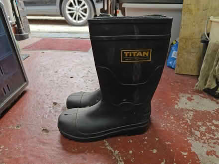 Photo of free Mens wellies steel toe cap size 10 (Barnacle CV7) #1