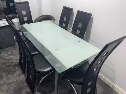 Photo of free Contemporary Dining Table (Thurmaston LE4) #2