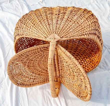 Photo of free Woven Cantilever Basket (Great Sutton CH66) #3