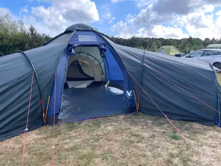 Photo of free ‘9’ person tent (Wokingham RG41) #3