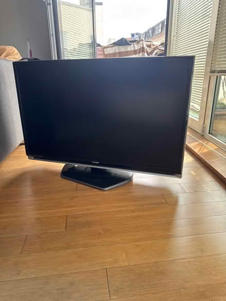 Photo of free Toshiba 40 inch LCD tv (islington N1) #1