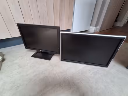 Photo of free Computer monitors (Loughborough Central LE11) #1