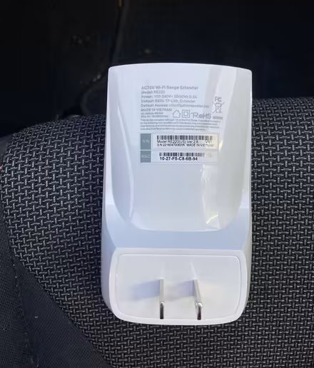 Photo of free Tp- link router extender (East Richmond heights) #2