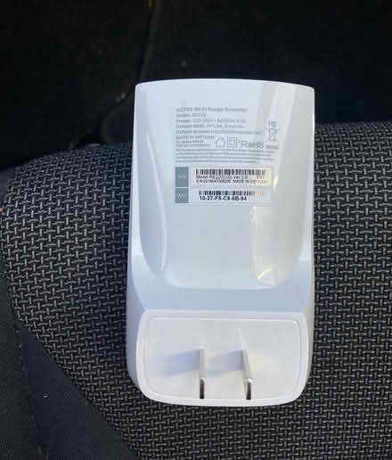 Photo of free Tp- link router extender (East Richmond heights) #2