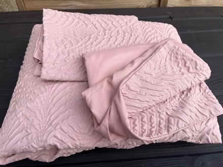 Photo of free Duvet cover set (king size) (Littlehampton, BN17) #2