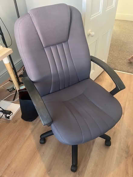 Photo of free Grey office chair (Wavertree L15) #2