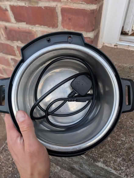 Photo of free Instant pot 3L (ne6 2py) #2