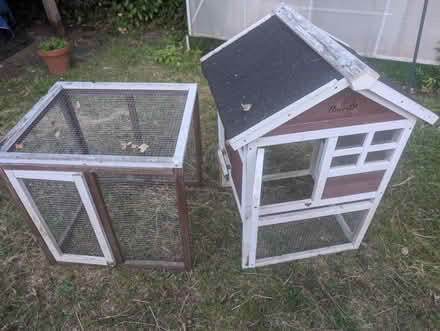 Photo of free Pet Outside Hutch (Horsham Roffee) #2