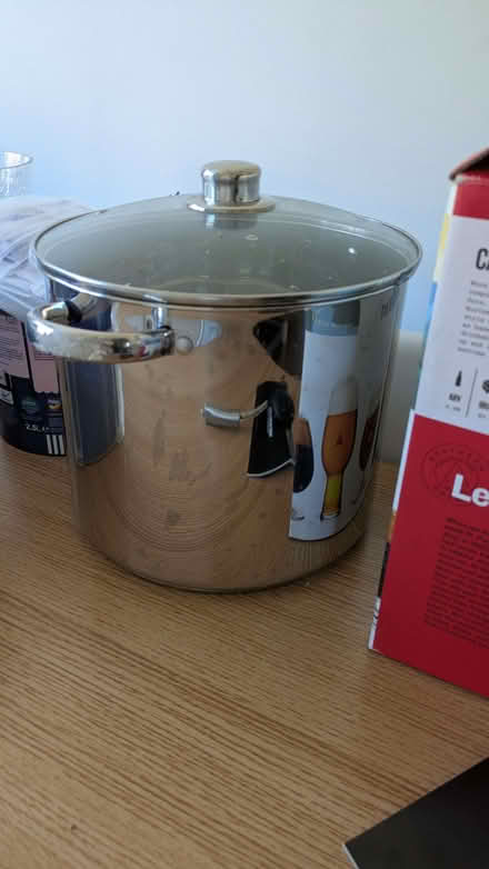 Photo of free Large metal pot with glass lid (Loughton IG10) #1