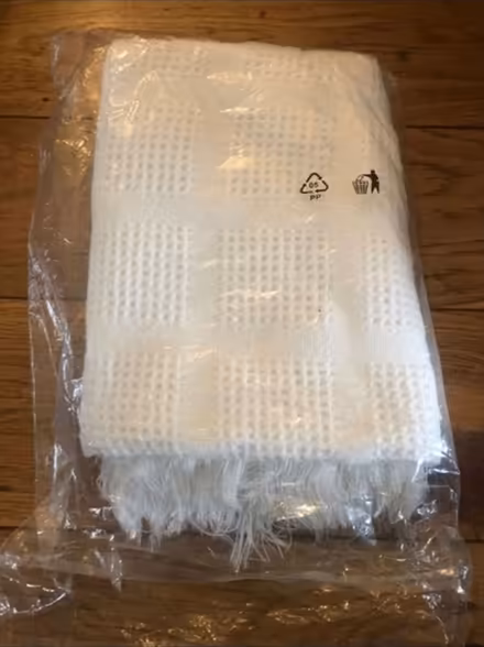 Photo of free White baby blanket (Cheshunt En8) #1
