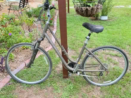 Photo of free Giant women’s bicycle (Homosassa Springs , Fl) #2