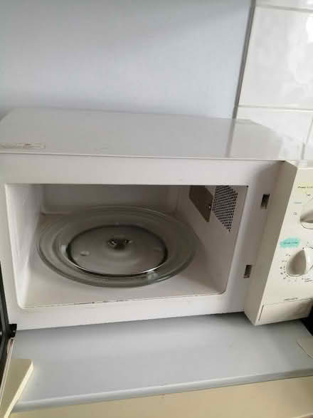 Photo of free Microwave (Cowley OX4) #2