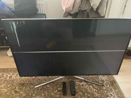 Photo of free Samsung tv - cracked screen (Erith DA8) #1