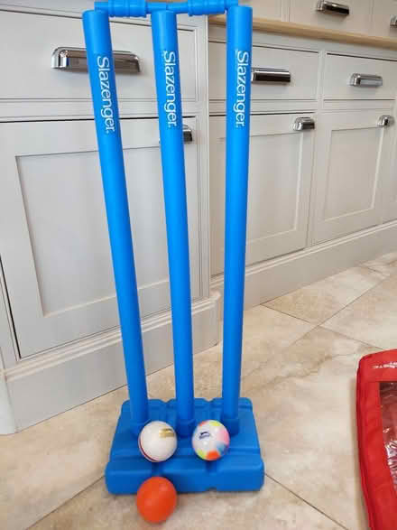 Photo of free Slazenger V1000 plastic cricket set (New Malden KT3) #3
