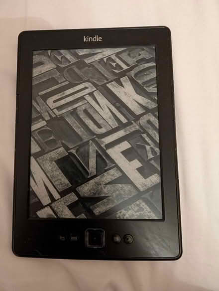 Photo of free Old Kindle, fully working (Hornby LA2) #1