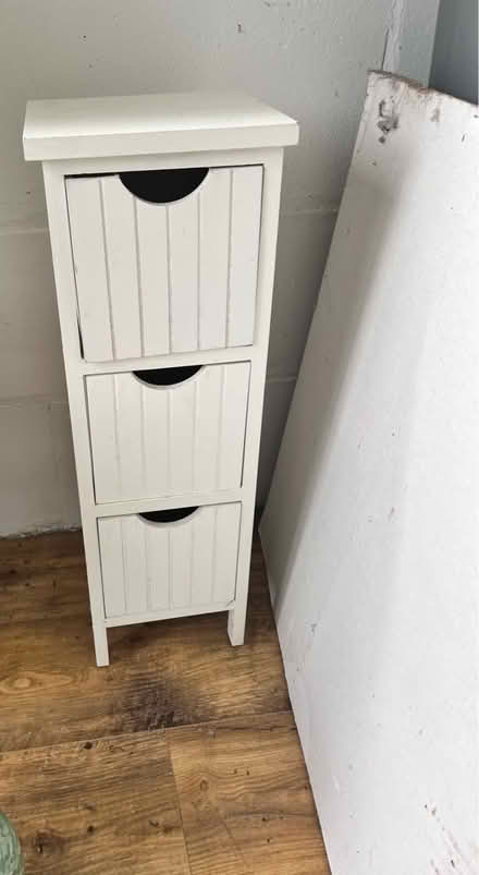 Photo of free Small bathroom cabinet (Bridlington YO15) #1