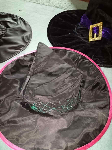 Photo of free 4 witches hats, various sizes (The Rock TF3) #4