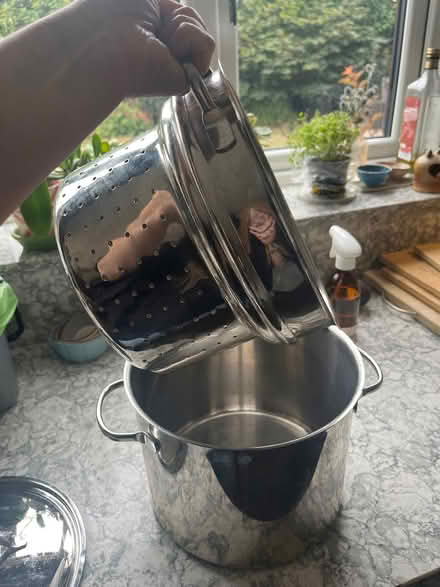 Photo of free Large stainless steel cooking pot (Wokingham RG40) #3