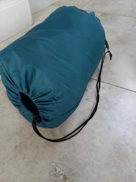 Photo of free Adult lightweight sleeping bag (New Malden KT3) #3