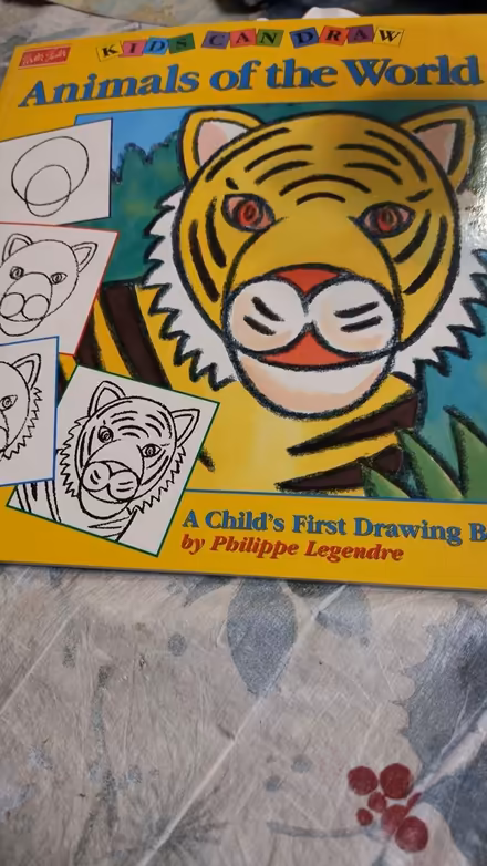 Photo of free Animals of the World drawing book (Allen) #1