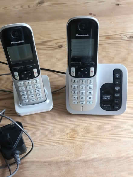 Photo of free Panasonic pair of cordless phones/answerphone (IP1) #1