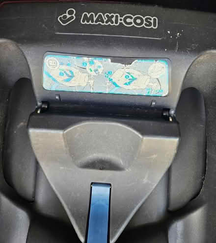 Photo of free Maxi Cosi easy fix - car seat (NW6) #2