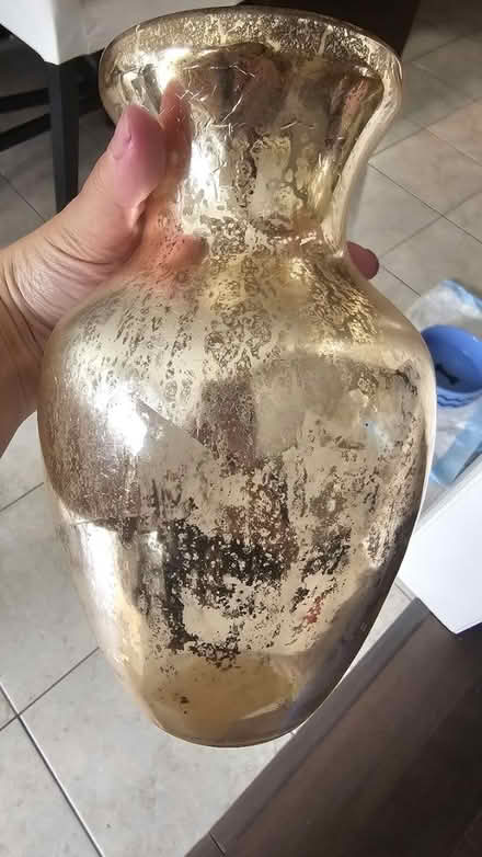 Photo of free Glass vase (Major mac and Markham rd) #1