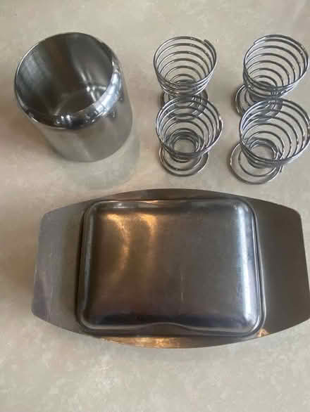 Photo of free few kitchen items (Fleetville AL1) #1